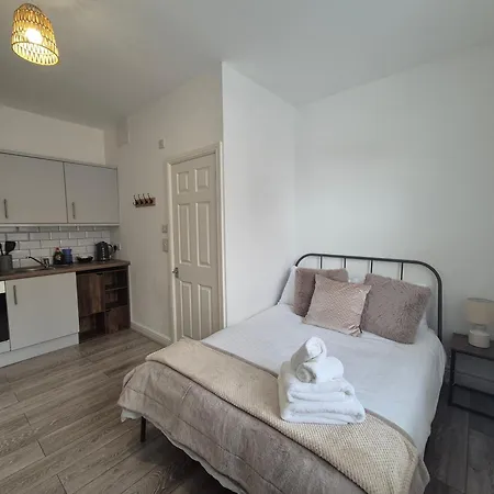 #2 Fully Refurbished Portsmouth Studio Apartment Exterior photo